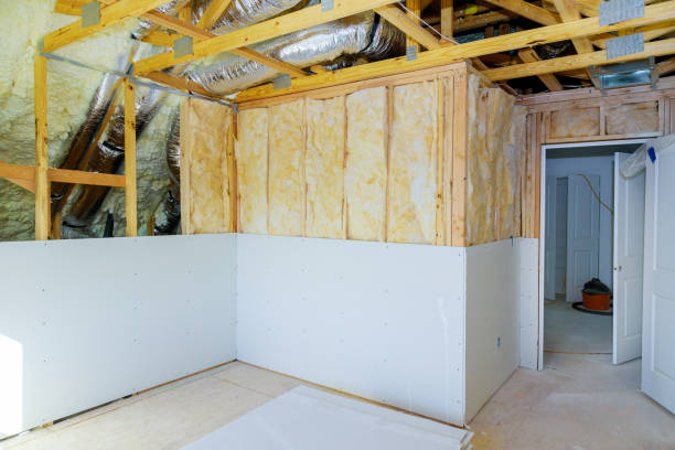 Best Spray Foam Insulation  in North Prairie, WI